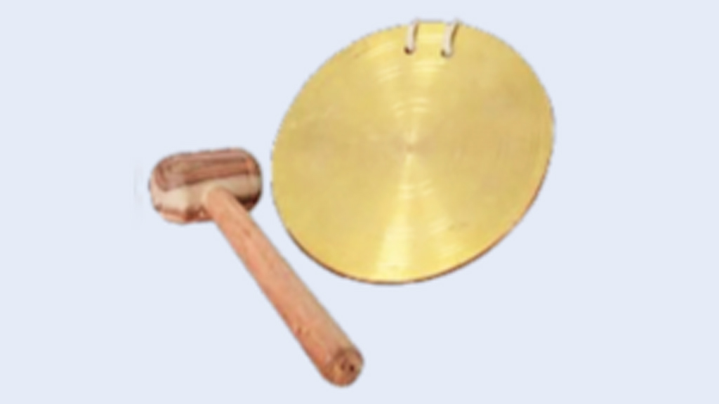 যিনি পড়ান তিনিই ঝাড়ু দেন, বাজান ঘণ্টাও