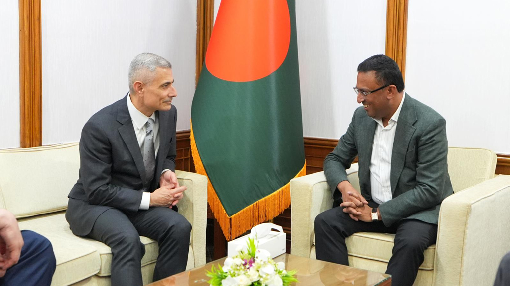 বাংলাদেশের সঙ্গে সম্পর্ক আরও এগিয়ে নিতে চায় যুক্তরাষ্ট্র: পল কাপুর