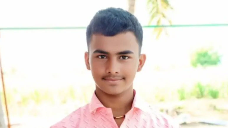 কিশোরের ঝুলন্ত মরদেহ, চিরকুটে লেখা ‘মা ডেকেছিল স্বপ্নে, তাই তাঁর কাছে যাচ্ছি’