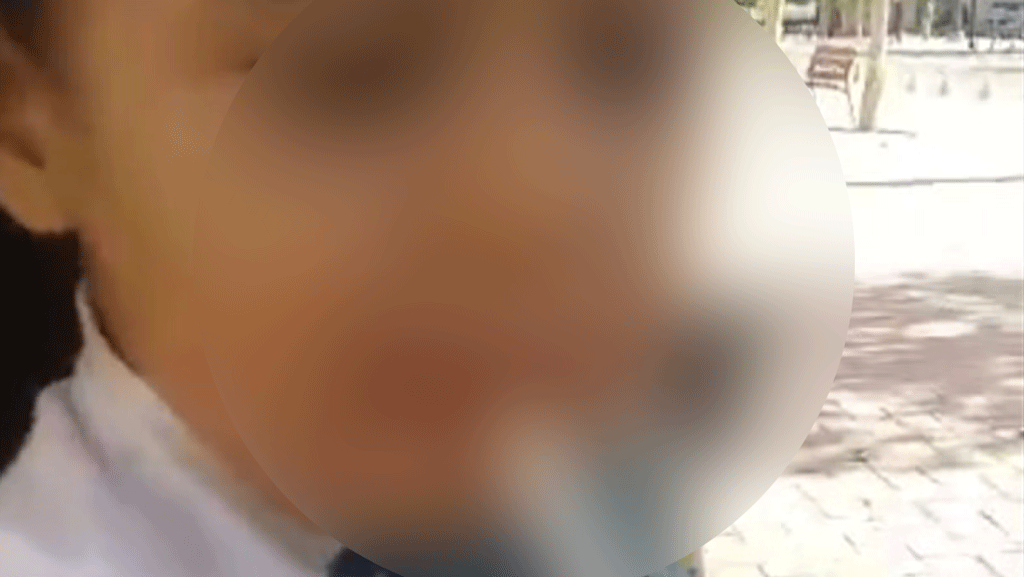 শিশুকে সিগারেট-বিয়ার পান করা শিখিয়ে ‘পুরুষ’ করে তুলছে বাবা, ভিডিও ভাইরাল