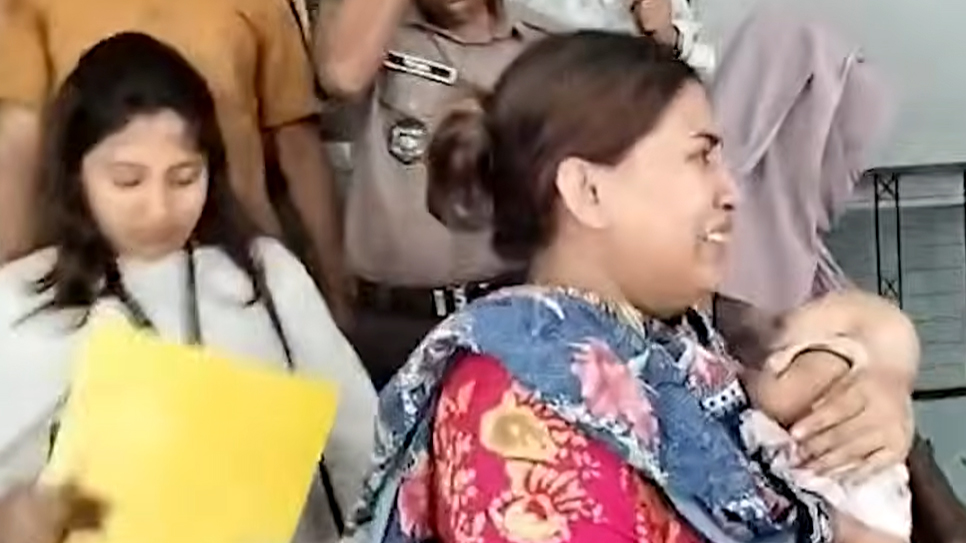 দেড় মাসের সন্তানসহ দুপুরে কারাগারে, রাতে জামিন পেলেন যুব মহিলা লীগের কর্মী