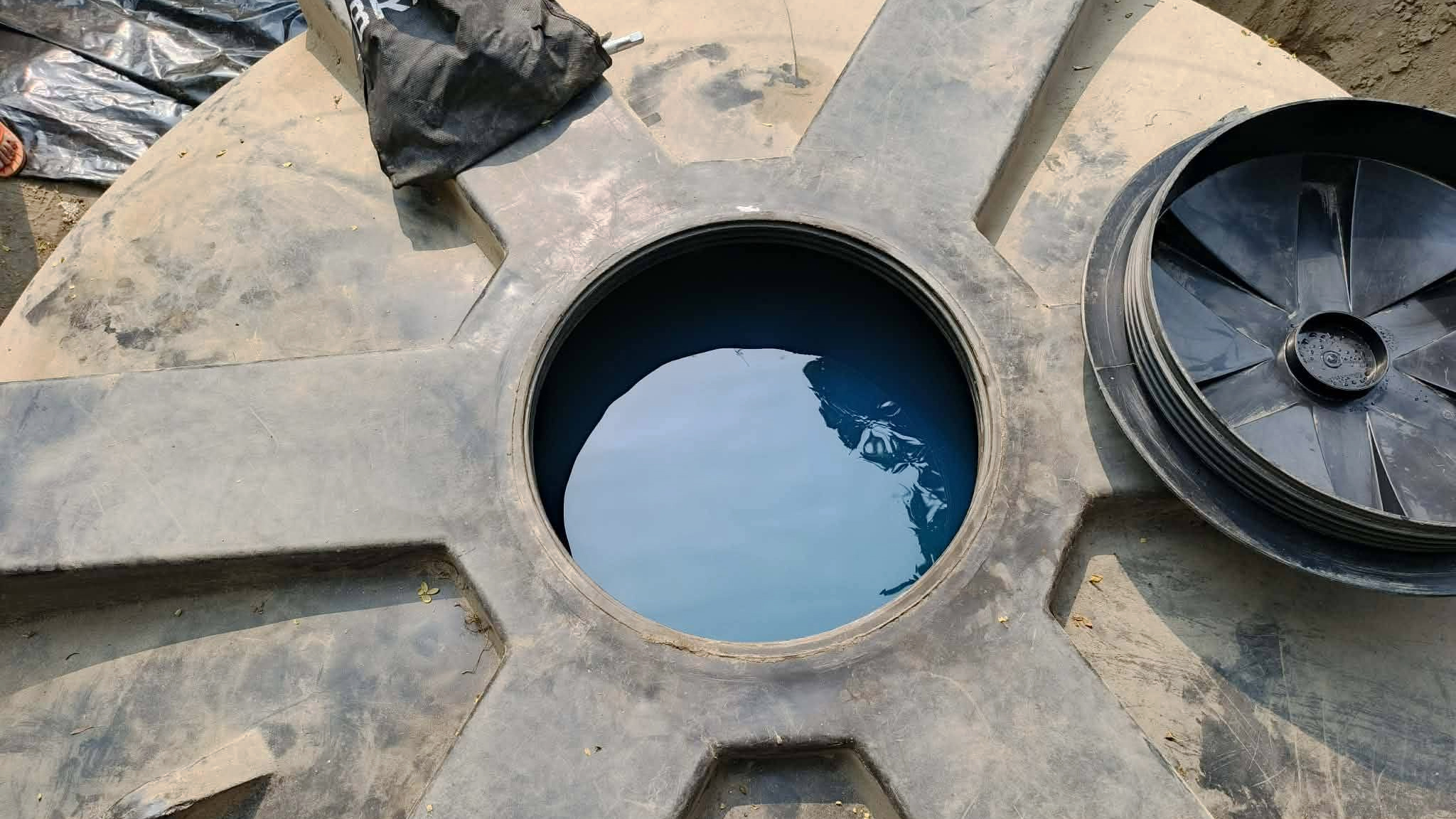 নাটোরে মাটির নিচে ট্যাংকিতে মিলল ১০ হাজার লিটার ডিজেল, ব্যবসায়ীকে জরিমানা