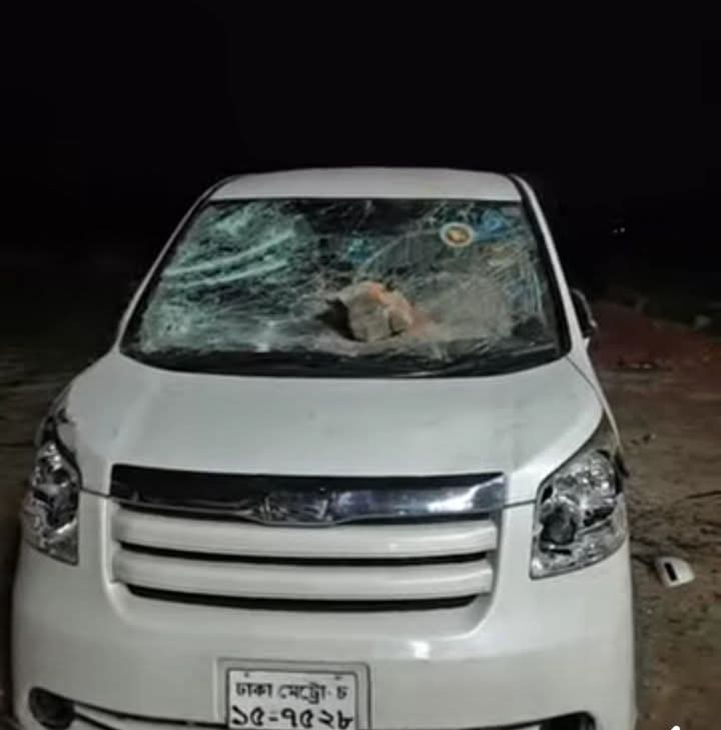 নেত্রকোনায় জামায়াত এমপি অবরুদ্ধ–গাড়ি ভাঙচুর, বিএনপির বিরুদ্ধে অভিযোগ