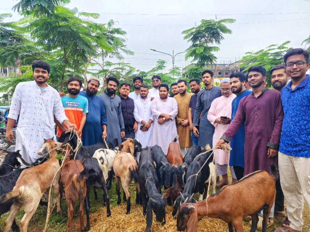 নারায়ণগঞ্জে ২৪ জুলাই শহীদ পরিবারের পাশে এনসিপি, উপহার দেওয়া হলো কোরবানির পশু