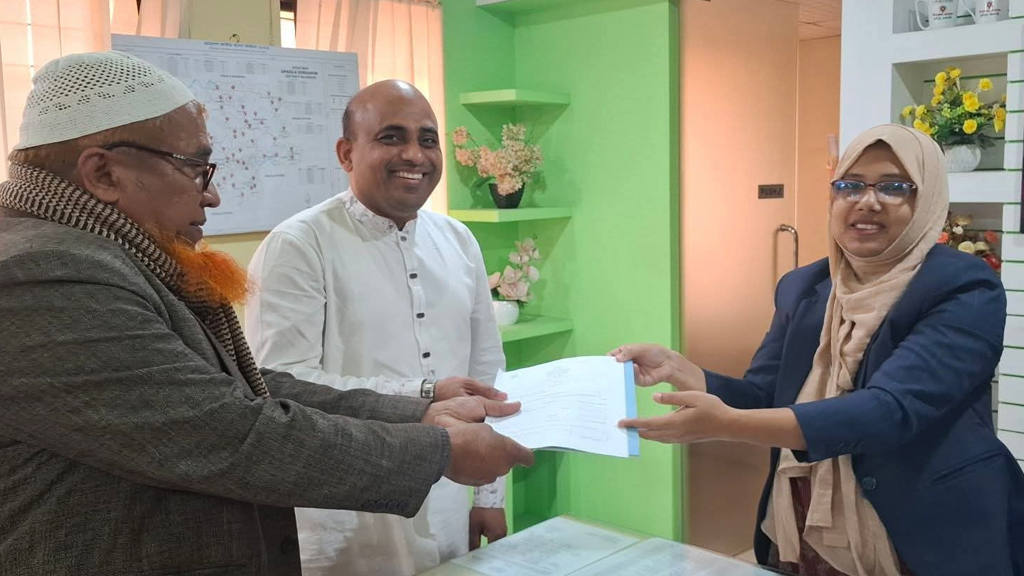 নাগরিকত্ব ছেড়ে যুক্তরাজ্যপ্রবাসীর মনোনয়নপত্র দাখিল, হলফনামায় নেই স্বাক্ষর