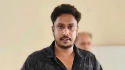 অটোরিকশায় এসে মাস্ক পরা দুর্বৃত্তদের গুলি, রাজবাড়ীতে গুলিবিদ্ধ ব্যবসায়ী নেতা