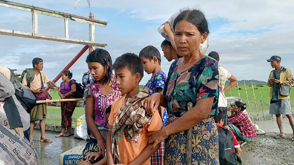 রাখাইনের নিয়ন্ত্রণ আরাকান আর্মির হাতে, তবু ফিরতে পারছে না রোহিঙ্গারা