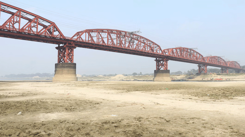 রেকর্ড দ্রুততায় শুকাচ্ছে গঙ্গা, গুরুতর হুমকির মুখে ভারত–বাংলাদেশ