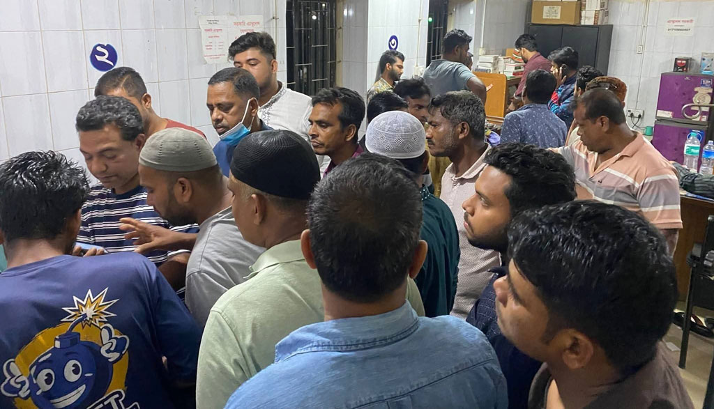 সখীপুরে যাত্রীবেশে অটোরিকশা ছিনতাই, চালককে অচেতন করে ফেলে রেখে যায় দুর্বৃত্তরা