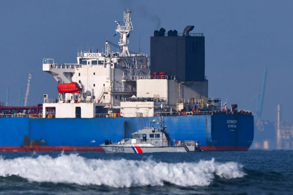 সন্দেহভাজন রুশ ট্যাংকারের ভারতীয় ক্যাপ্টেনকে আটক করল ফ্রান্স