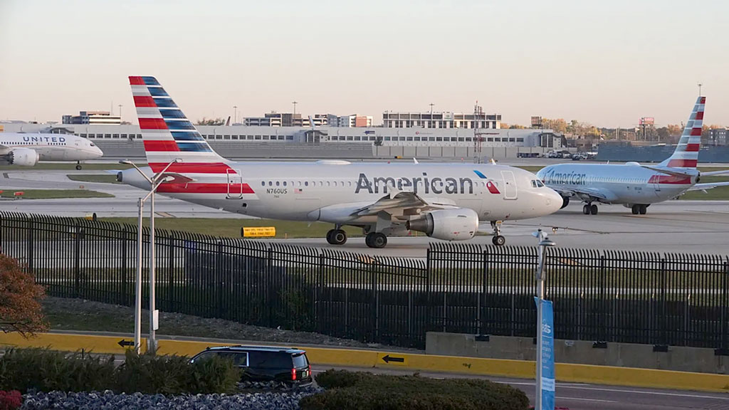 যুক্তরাষ্ট্রের ৪০ বিমানবন্দরে ১০ শতাংশ ফ্লাইট কমানোর নির্দেশ