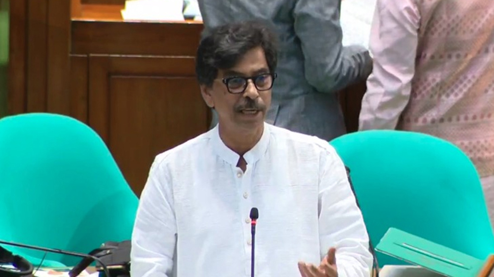 অনিয়ম ও নীতিমালা লঙ্ঘনে অভিযুক্ত ২৩১১ সার ডিলার: কৃষিমন্ত্রী