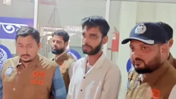 প্রতারণার অভিযোগে বাংলাদেশ বেতারের বরখাস্তকৃত কর্মচারী গ্রেপ্তার