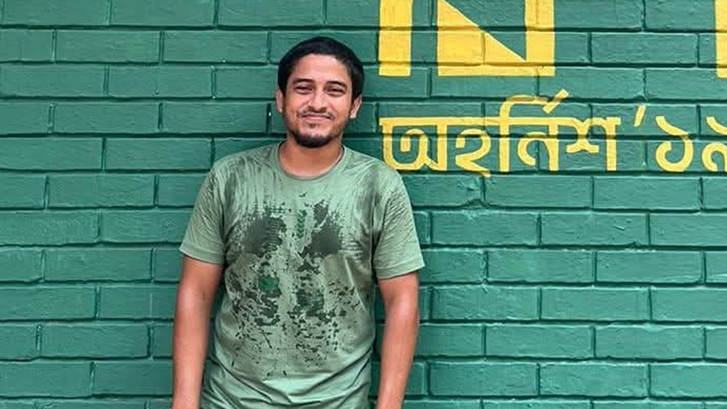 হারিকেনের আলোয় পড়াশোনো করে পররাষ্ট্র ক্যাডারে প্রথম: তানভীরের এগিয়ে চলার গল্প