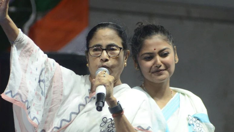 ‘বিদ্রোহী’ শিবিরে এবার মমতা-ঘনিষ্ঠ সায়নী ঘোষ