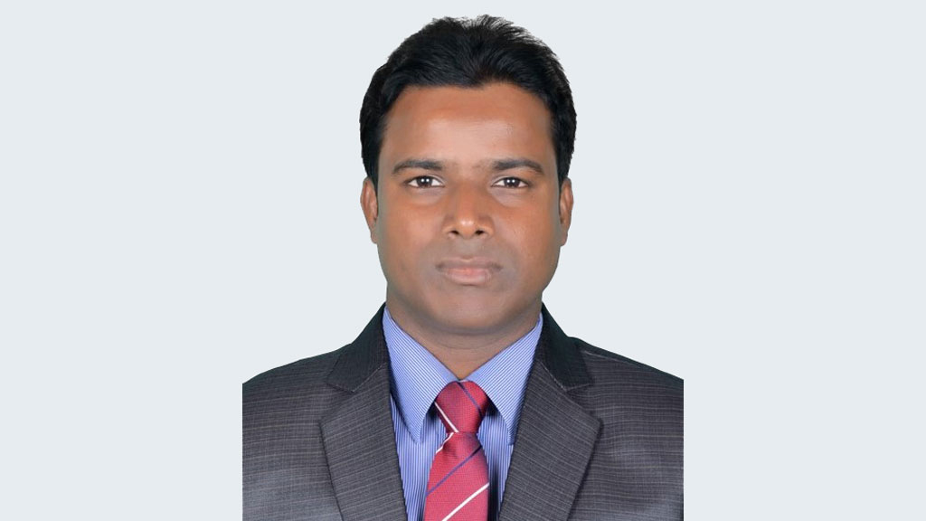 ইবির সেই শিক্ষকের স্থায়ী বরখাস্তের দাবি শিক্ষার্থীদের
