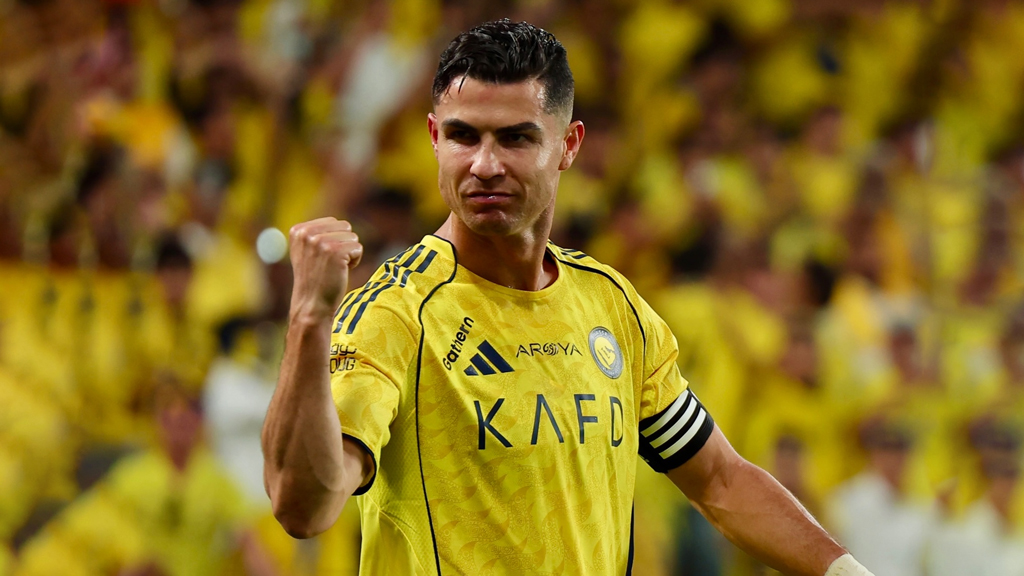 ১০০০ গোল থেকে কত দূরে রোনালদো