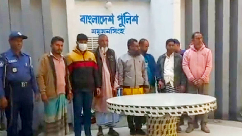 ময়মনসিংহে ৫ পুলিশকে কুপিয়ে আসামি ছিনতাই, আসামির বাবাসহ গ্রেপ্তার ৭