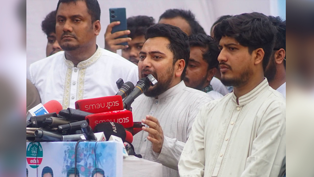 জুলাই আন্দোলনের নেতৃত্ব দাবি করলে গণভোটের রায়কে বাস্তবায়ন করুন: নাহিদ ইসলাম