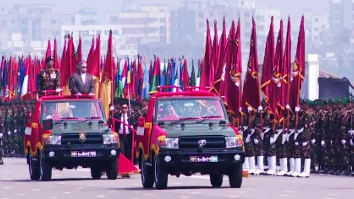 জাতীয় প্যারেড স্কয়ারে বর্ণিল কুচকাওয়াজ অনুষ্ঠিত