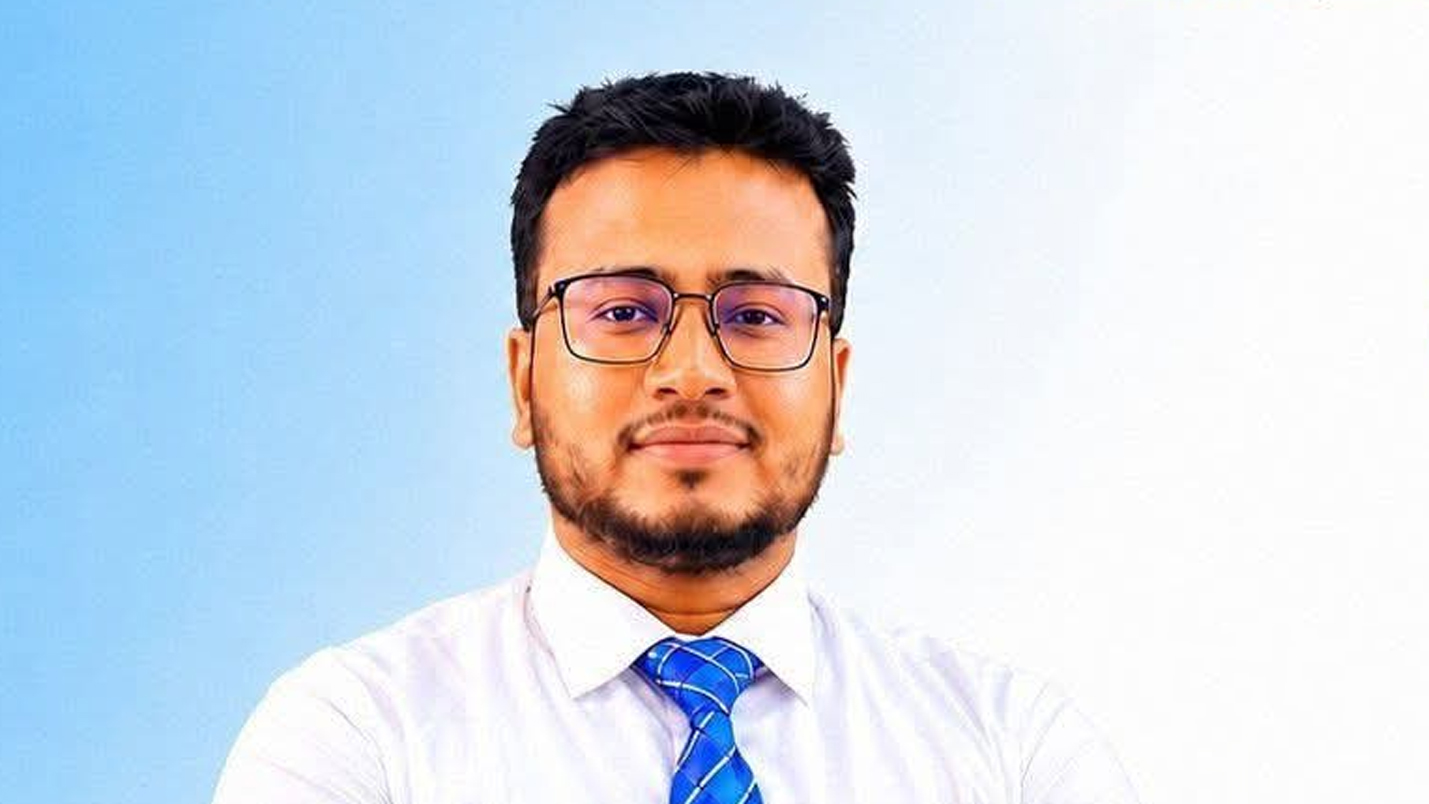 সাংবাদিক দেখে দৌড়ে পালালেন চিকিৎসক