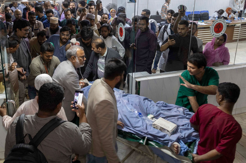 এভারকেয়ারে নেওয়া হচ্ছে হাদিকে