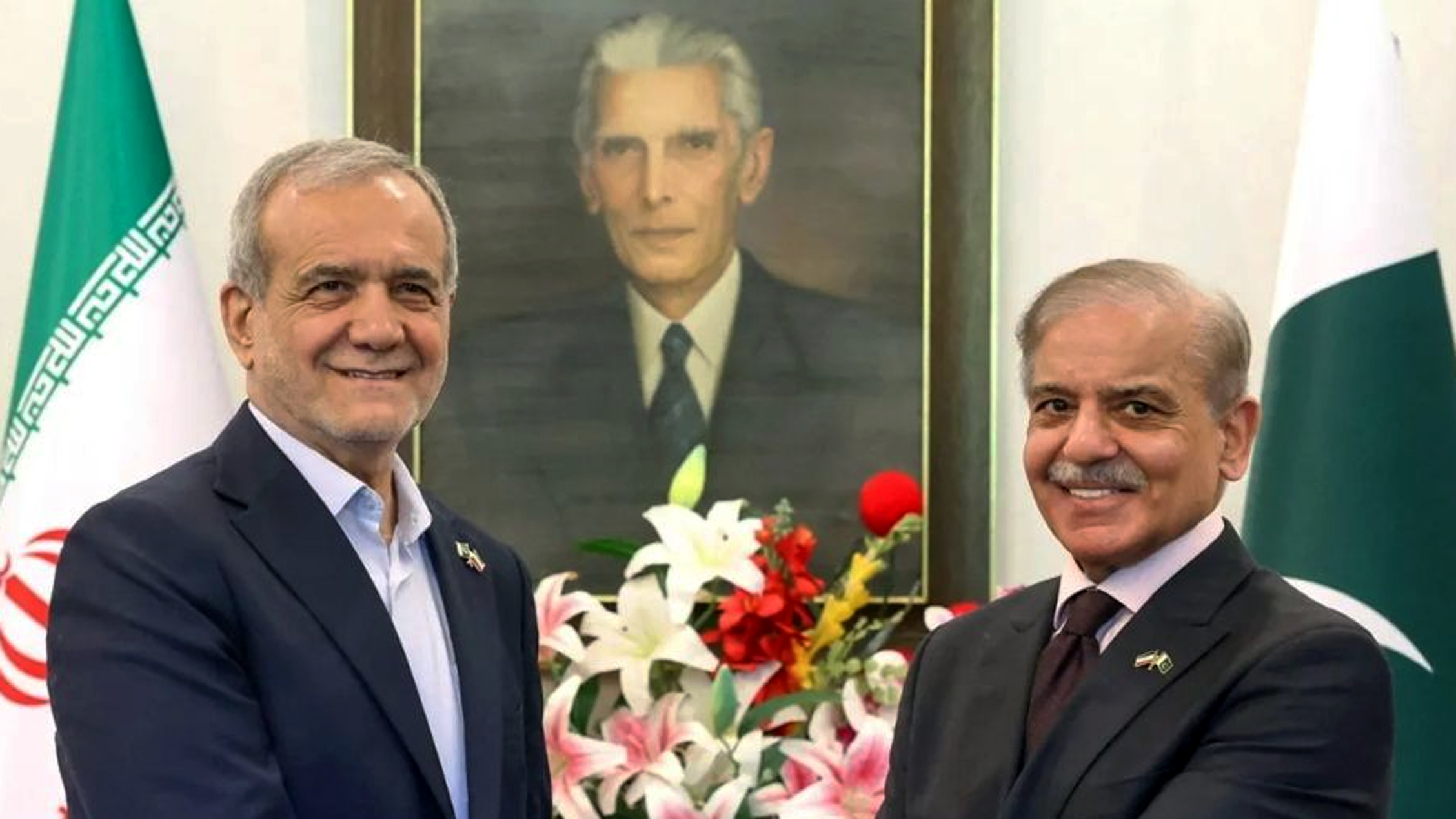 ইরানের প্রেসিডেন্ট ও শাহবাজ শরিফের ঘণ্টাব্যাপী ফোনালাপ, ইসলামাবাদে বসছেন চার দেশের পররাষ্ট্রমন্ত্রী