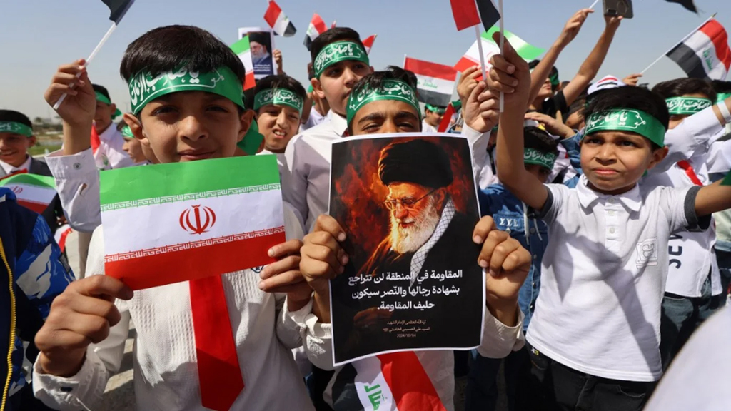 ট্রাম্প–নেতানিয়াহুর যুদ্ধ যেভাবে মধ্যপ্রাচ্যের তুরুপের তাস ইরানের হাতে তুলে দিল