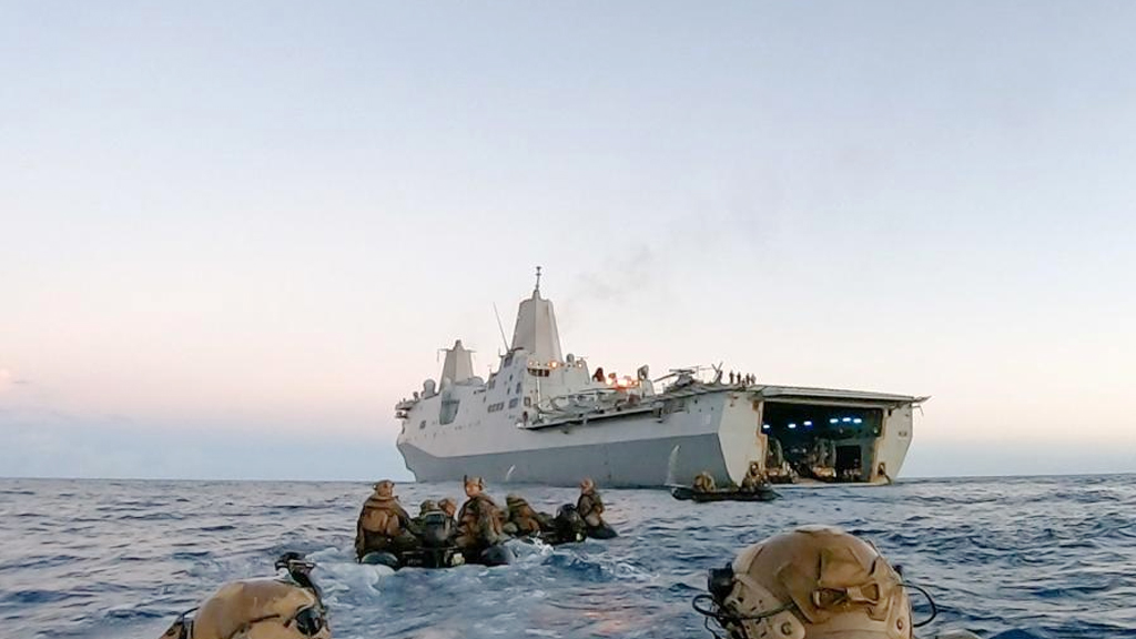 মধ্যপ্রাচ্যের পথে ২৫০০ মেরিন সেনা, স্থল অভিযানের ইঙ্গিত পেন্টাগনের