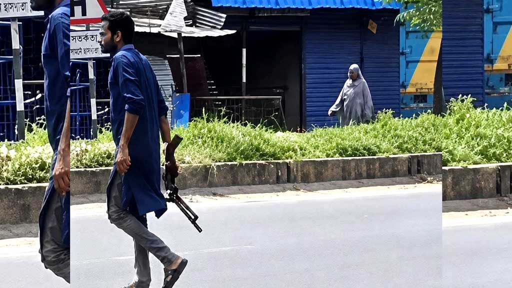 সীতাকুণ্ডে বিএনপির দুই গ্রুপের সংঘর্ষ, অস্ত্র হাতে থাকা যুবকদের খুঁজছে পুলিশ
