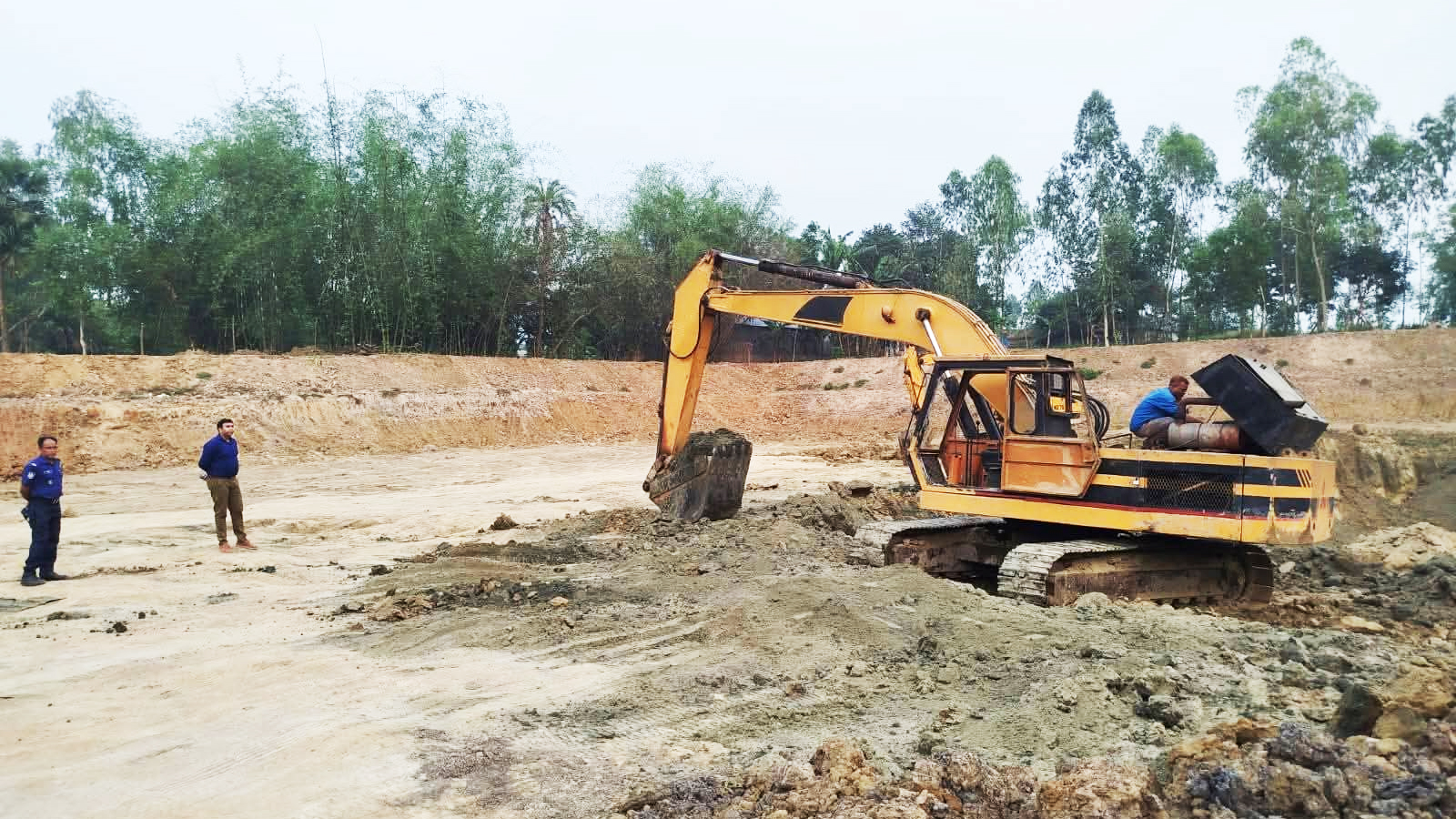অবৈধভাবে মাটি কাটায় শেরপুরে ৩ জনের কারাদণ্ড