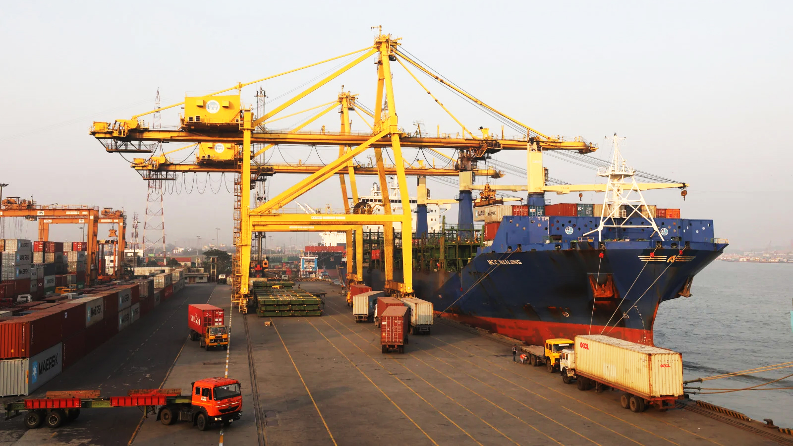 নিউমুরিং কনটেইনার টার্মিনাল পরিচালনার দায়িত্ব বিদেশি কোম্পানিকে দেওয়া বৈধ: হাইকোর্ট