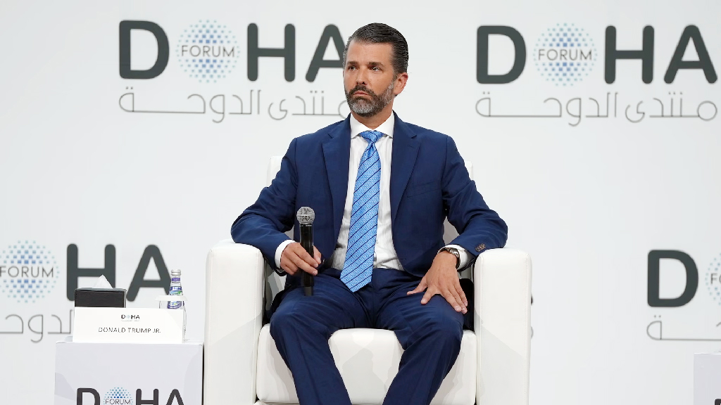 ইউক্রেনের ওপর থেকে মার্কিন সমর্থন তুলে নেওয়ার ইঙ্গিত ট্রাম্পপুত্রের