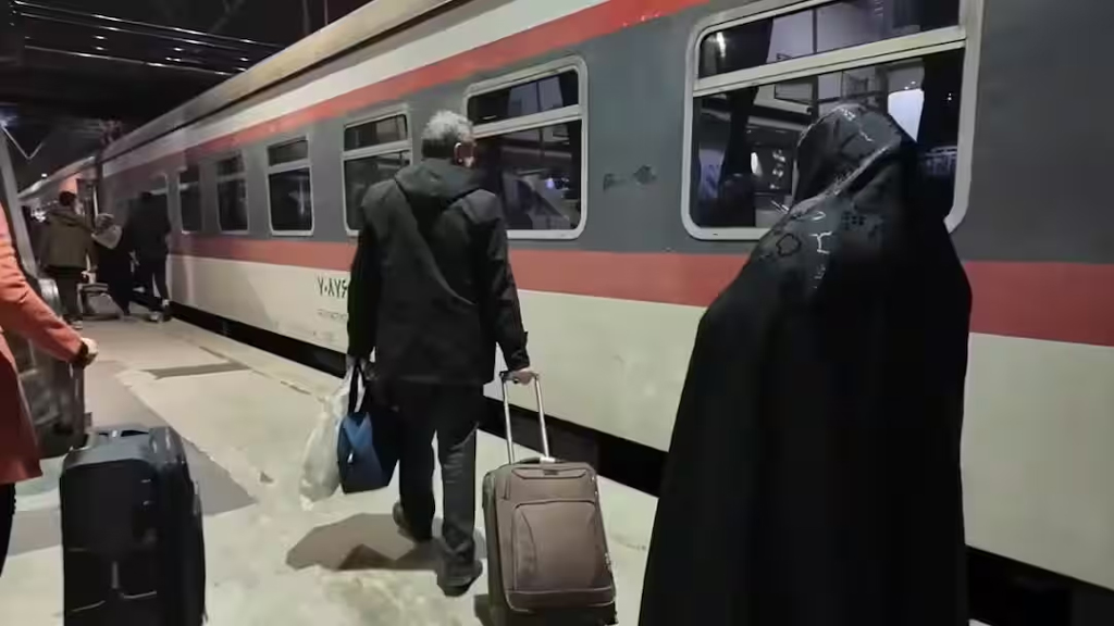 সাধারণ ইরানিদের ট্রেনে না চড়তে সতর্ক করল ইসরায়েল