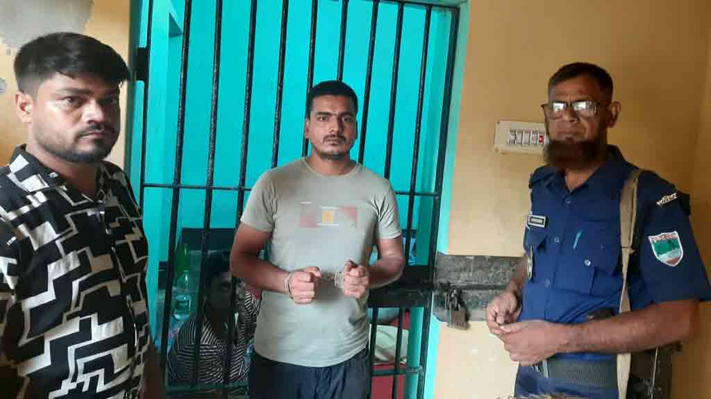 গাংনীতে নিষিদ্ধ ছাত্রলীগের সভাপতি গ্রেপ্তার