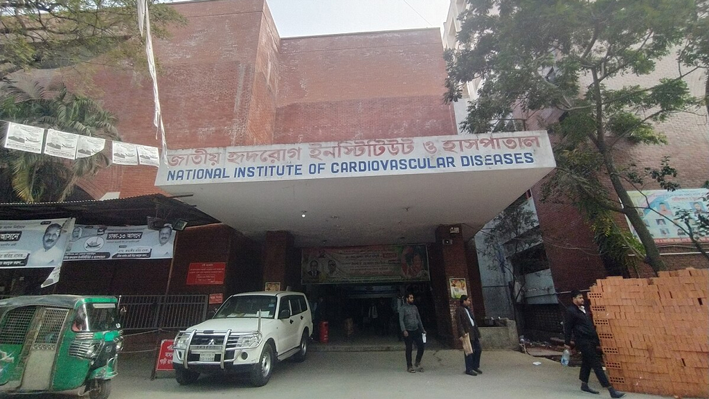 দুই বছরেও শেষ হয়নি সিসিইউর নির্মাণকাজ