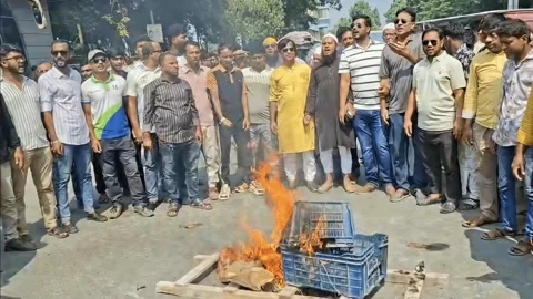 মাগুরায় যুবদল নেতা হত্যার বিচার দাবিতে মাগুরা-ঢাকা মহাসড়ক অবরোধ