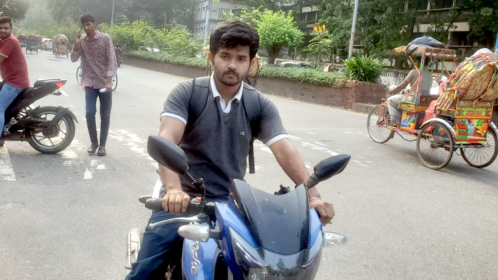ঢাবি শিক্ষার্থীকে থাপ্পড়ের অভিযোগ আরেক শিক্ষার্থীর বিরুদ্ধে