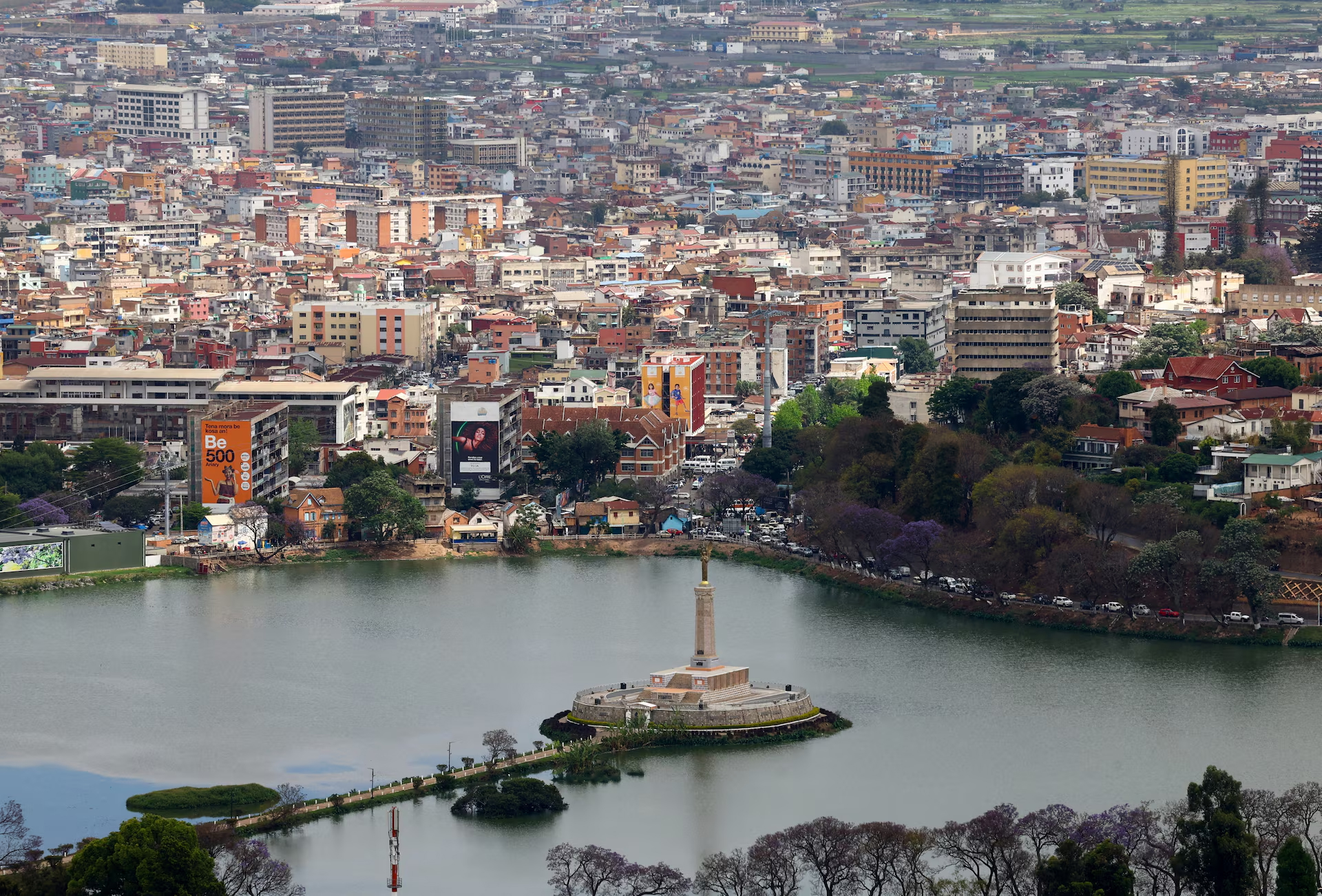 জ্বালানি সংকটে মাদাগাস্কারে জরুরি অবস্থা ঘোষণা