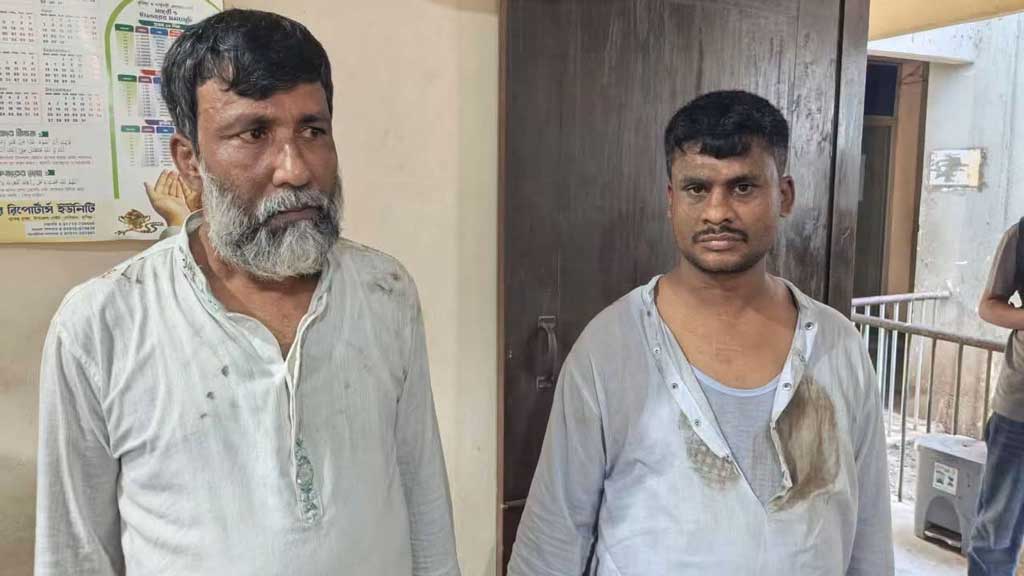 বীর মুক্তিযোদ্ধার জানাজায় মোবাইল চুরি, আটক চক্রের ২ সদস্য