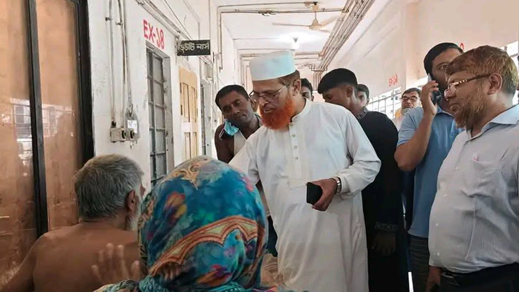 বরাদ্দ ১৯০ গ্রাম মুরগির মাংস, গাইবান্ধা সদর হাসপাতালে মিলল ৪০ গ্রাম