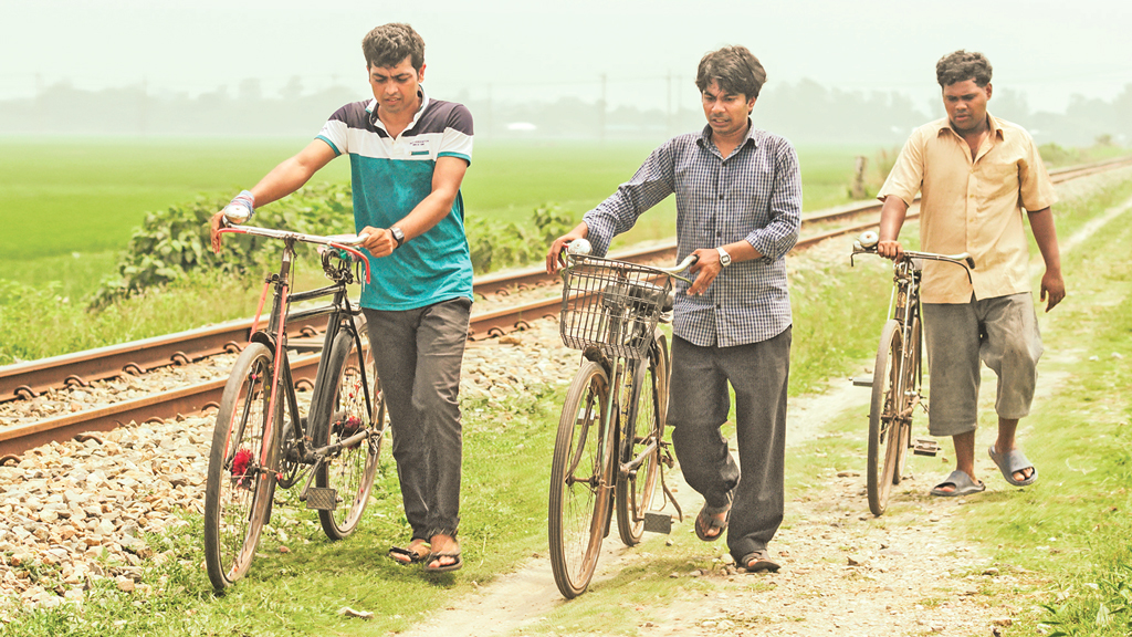 আজ মুক্তি পাচ্ছে ‘উড়াল’