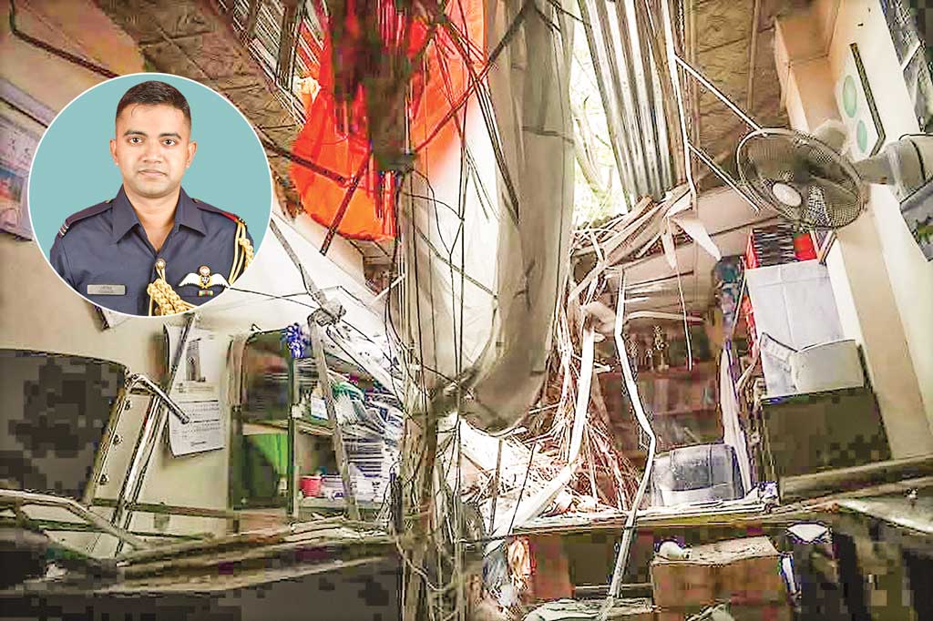 ইজেক্ট করার পর এক ঘণ্টা পড়েছিলেন পাইলট
