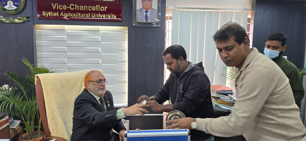 সিলেট কৃষি বিশ্ববিদ্যালয়: বিএনপিপন্থী শিক্ষকদের দুই পক্ষের মারামারি, উপাচার্য-প্রক্টরসহ আহত ৭