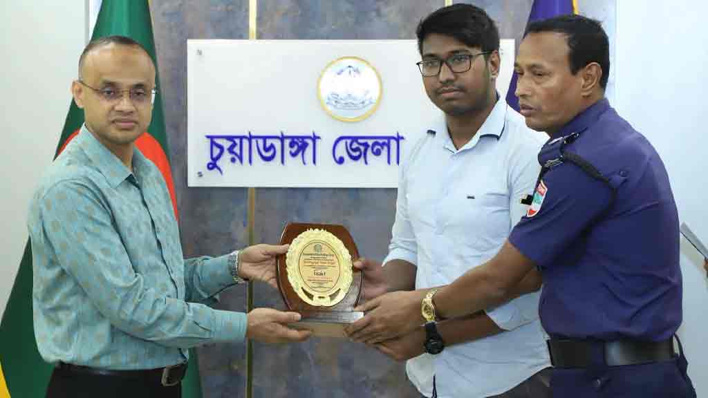চুয়াডাঙ্গায় পুলিশের কৃতী শিক্ষার্থী সন্তানদের সংবর্ধনা ও মেধাবৃত্তি প্রদান