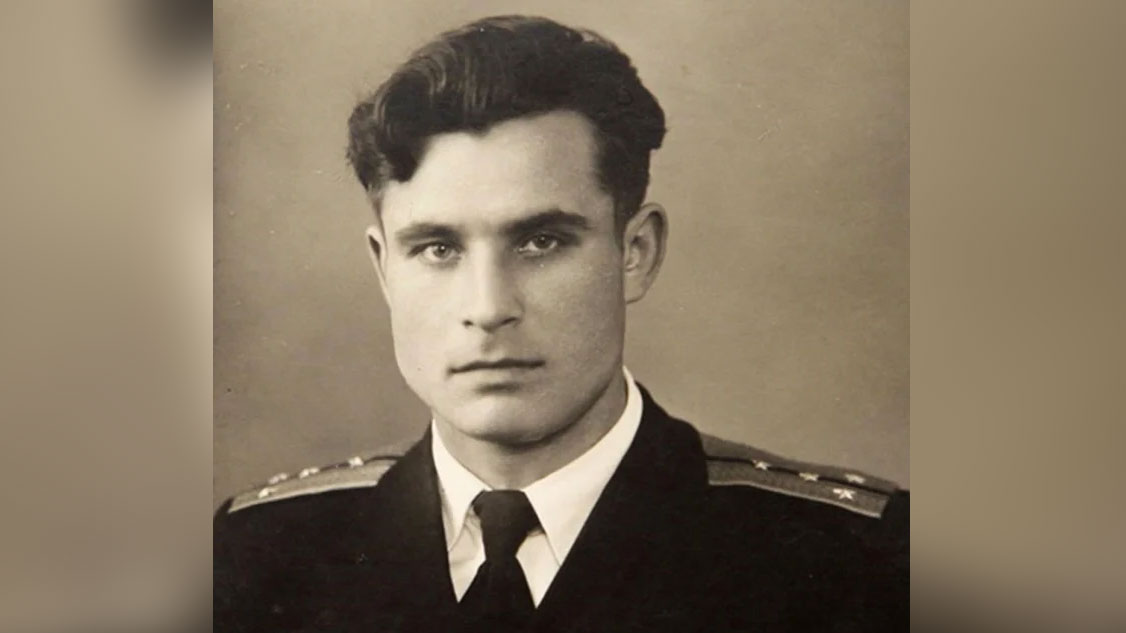 পৃথিবীকে অবশ্যম্ভাবী পরমাণু যুদ্ধ থেকে বাঁচানো এক অজানা নায়ক