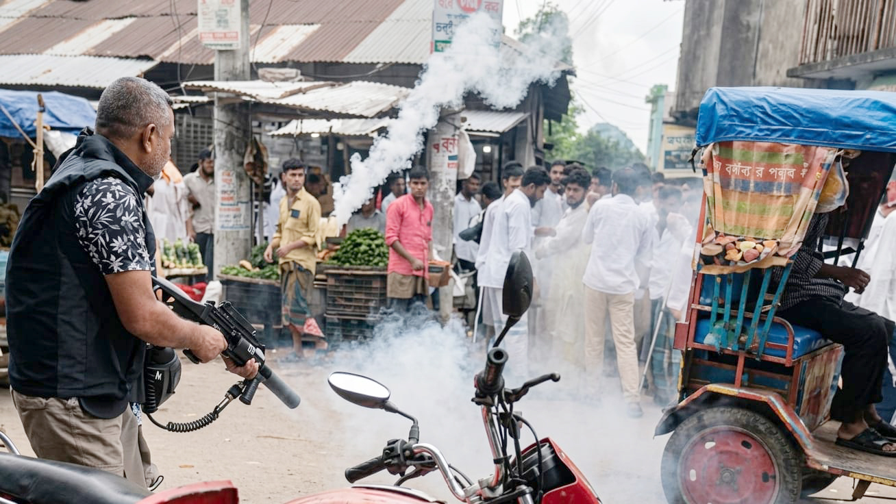 ভোলায় এইচএসসি পরীক্ষার্থী ও পুলিশের সংঘর্ষ, আহত ১০