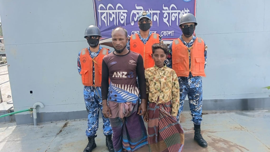 ভোলার মেঘনায় নৌকাডুবি, দুই জেলেকে উদ্ধার