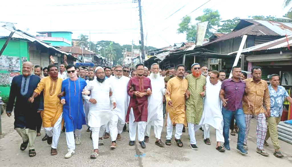 মেজর (অব.) হাফিজ উদ্দিন ভারপ্রাপ্ত রাষ্ট্রপতির দায়িত্ব নেওয়ায় ভোলায় বিএনপির আনন্দ মিছিল