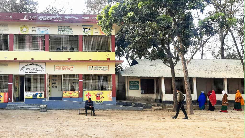 এবার তিন নির্বাচনে দায়িত্ব পালন করা কর্মকর্তাদের তথ্য চেয়ে ডিসিদের চিঠি